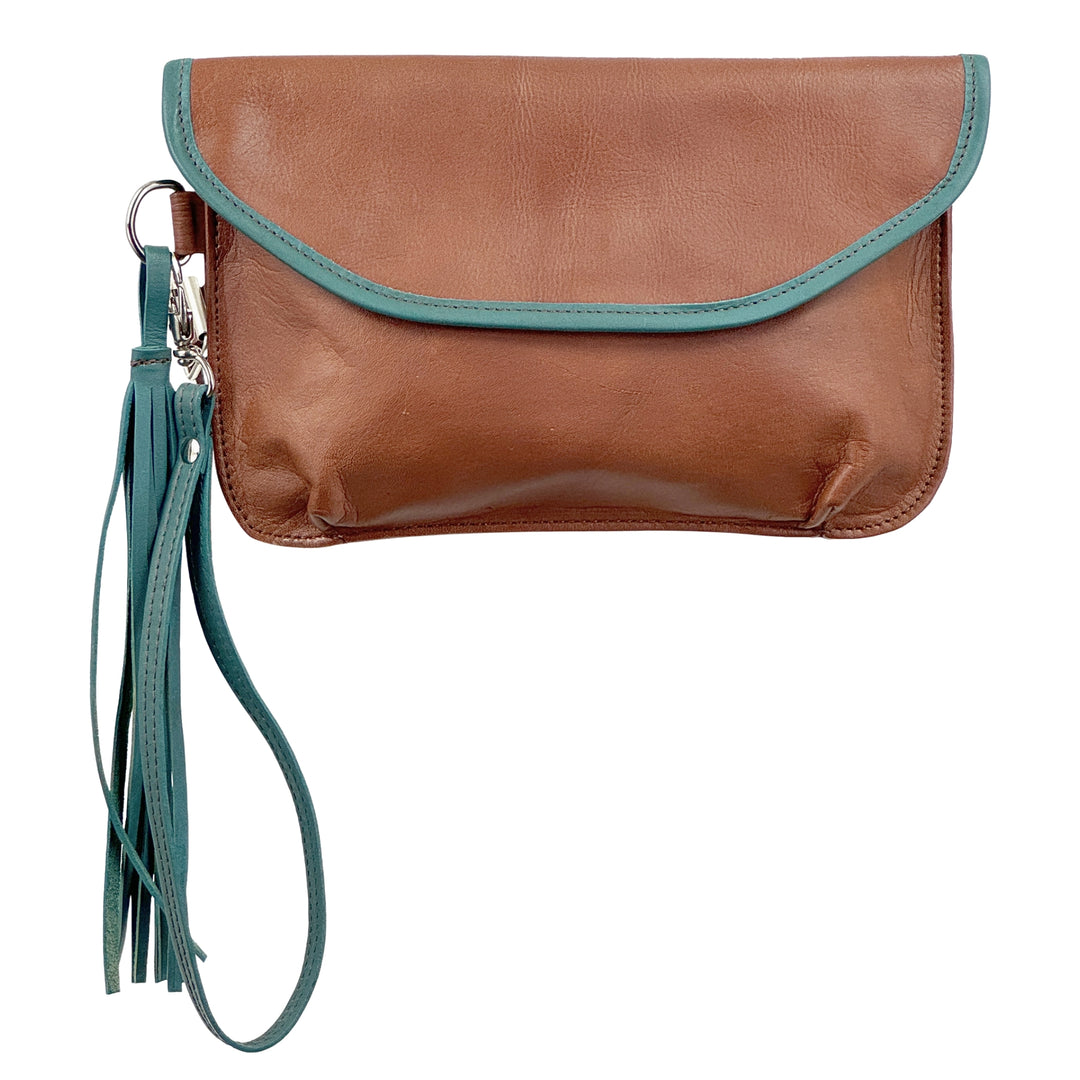 Kid's crossbody/clutch with detachable strap in medium brown